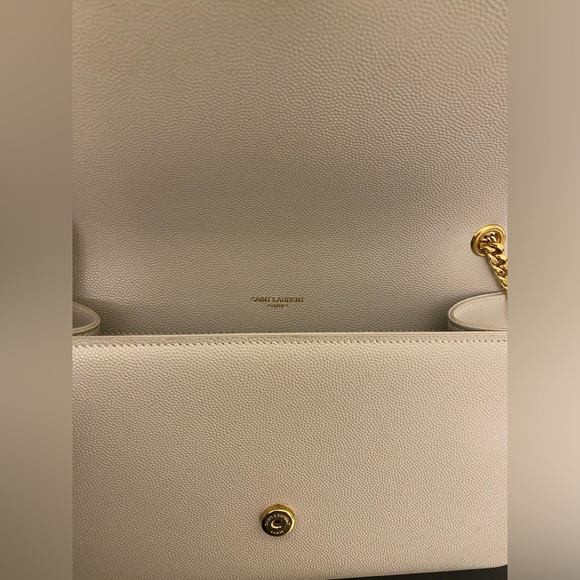 KATE MEDIUM IN GRAIN DE POUDRE EMBOSSED LEATHER - Picture 4 of 7